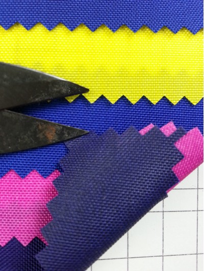 HK-GOSG  8044  420D*420D*106T  CRODURA PU 45度照